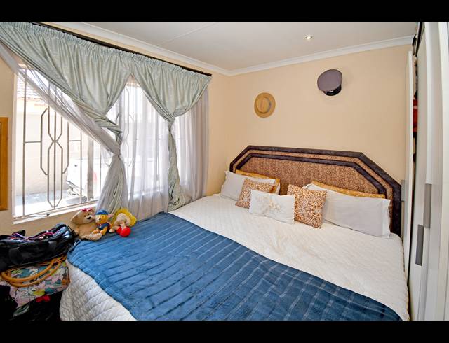 3 BEDROOM HOUSE FOR SALE IN BRAMLEY VIEW